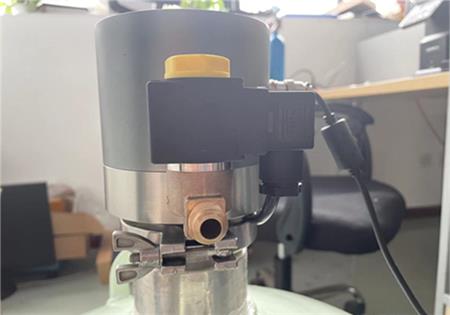 自動液氮泵 vs 手動充裝：效率、安全性對比與場景選擇指南